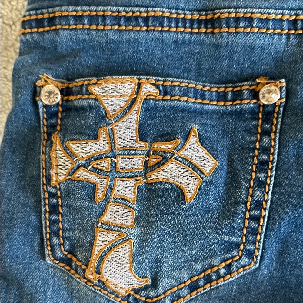 Cowgirl Hardware Dark Blue Flare Jeans. SZ 7 - Picture 6 of 8